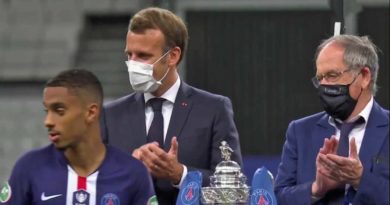 Macron Coupe france