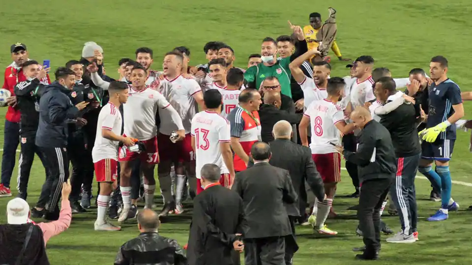 Jwaneng Galaxy FC – CRBelouizdad (1-2) – Merzougui offre la victoire au Chabab dans le temps additionnel – Vidéo