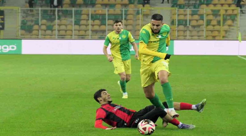 Ligue 1 : Victoire Précieuse de l’USM Alger Face à la JS Kabylie à Tizi-Ouzou – Les Images