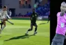 Algérie-Nigéria : Le geste à la limite du racisme de l’arbitre Issa Sy indigne le monde du football – Vidéo